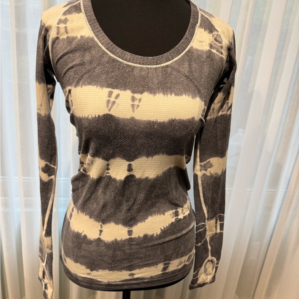 Lululemon  Swiftly Charcoal and Cream Long Sleeve Tee